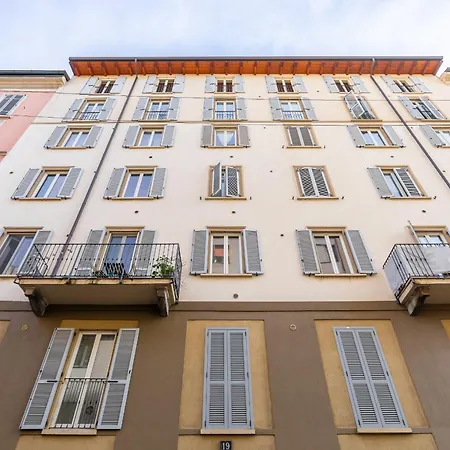Tra Navigli E Sant'ambrogio La Casa Di Stefano Milan